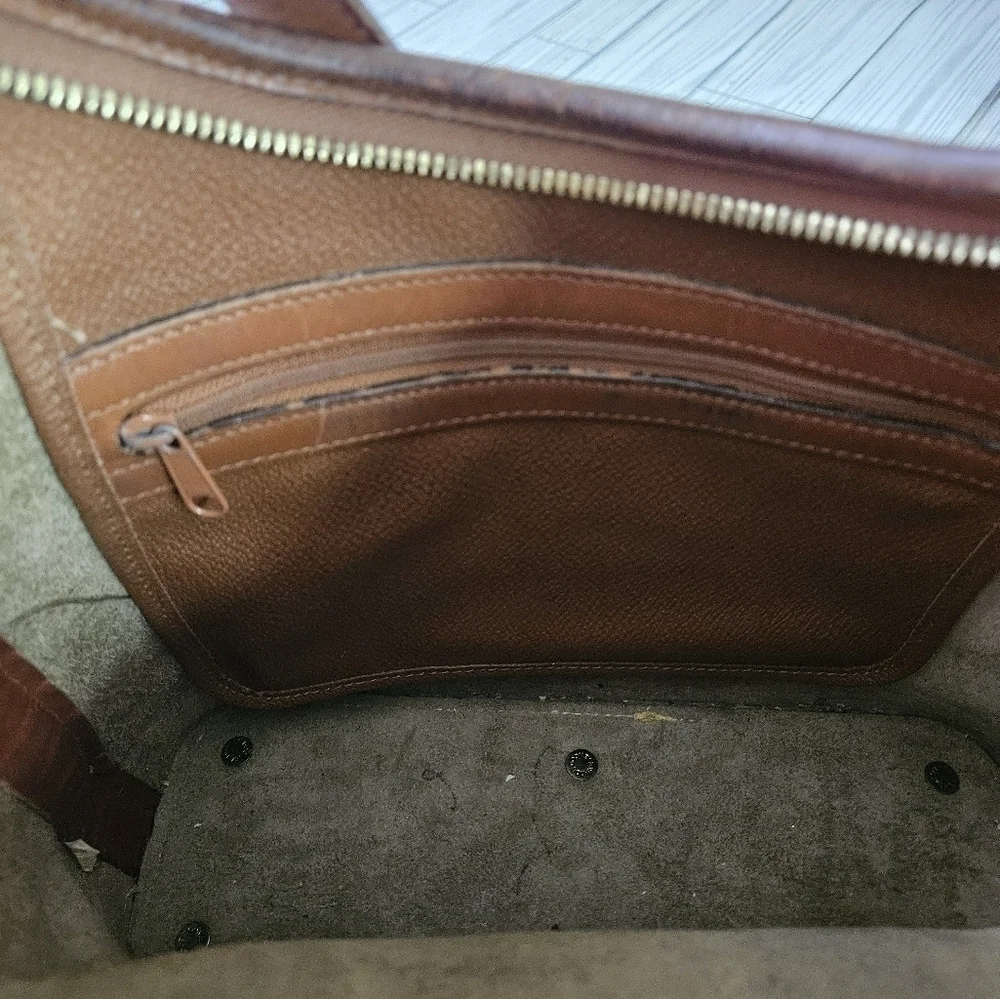 Dooney & Bourke Vintage Pebbled Leather Hobo Bag in Taupe and British Tan